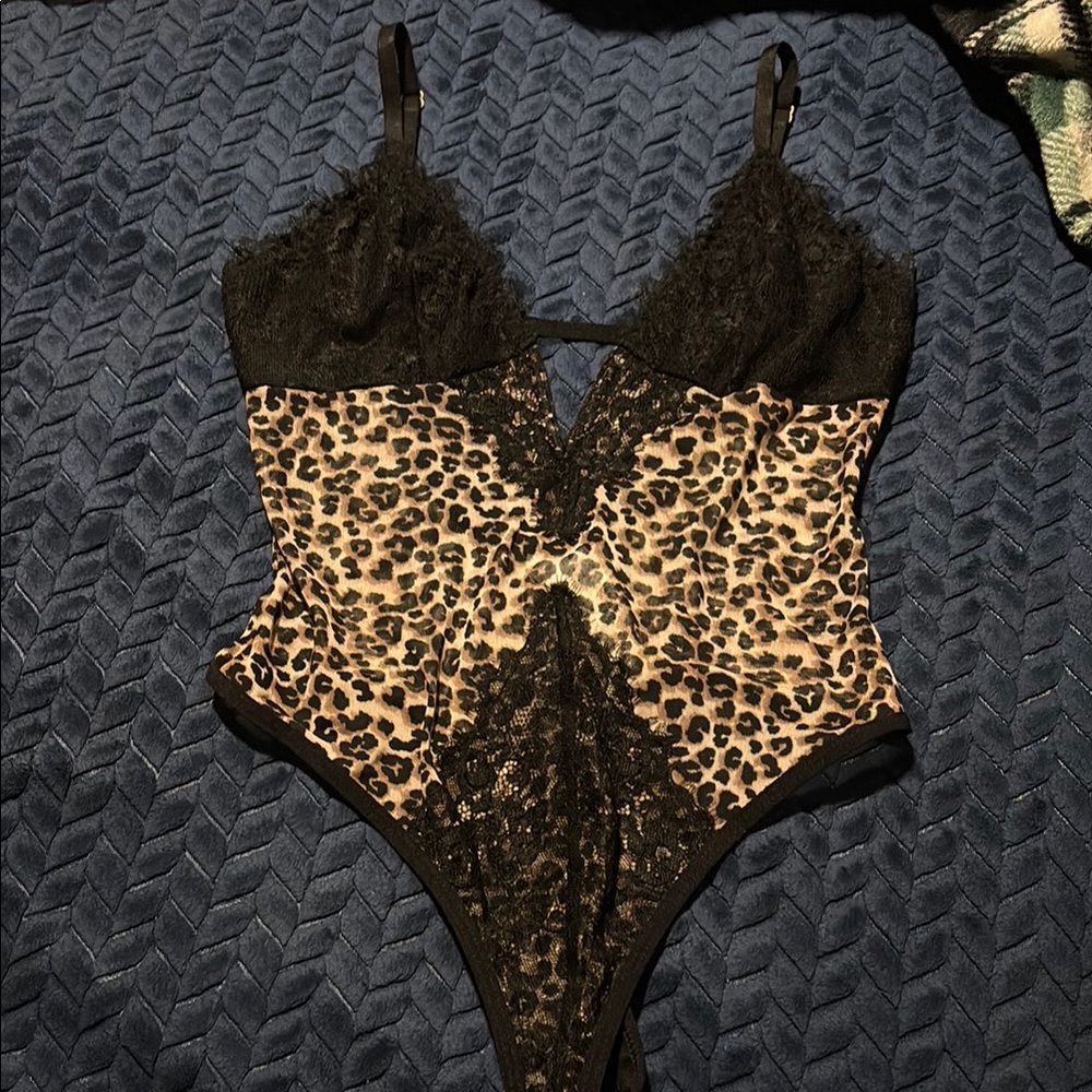 Forever 21 Black and Leopard Lace Bodysuit